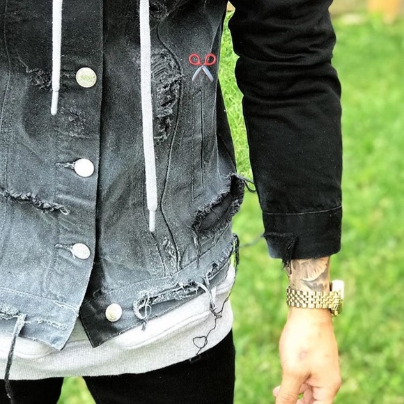 Denim jacket - Picture 2 of 4